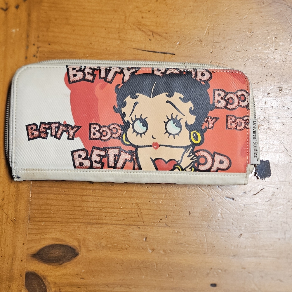 Betty Boop Women's Wallet - Red and Cream
